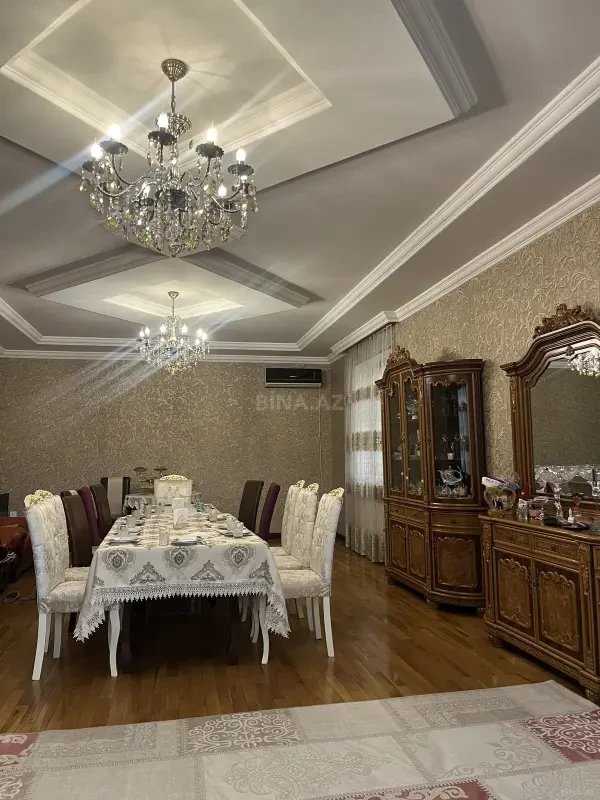 Satılır 6 otaqlı həyət evi 216 m²