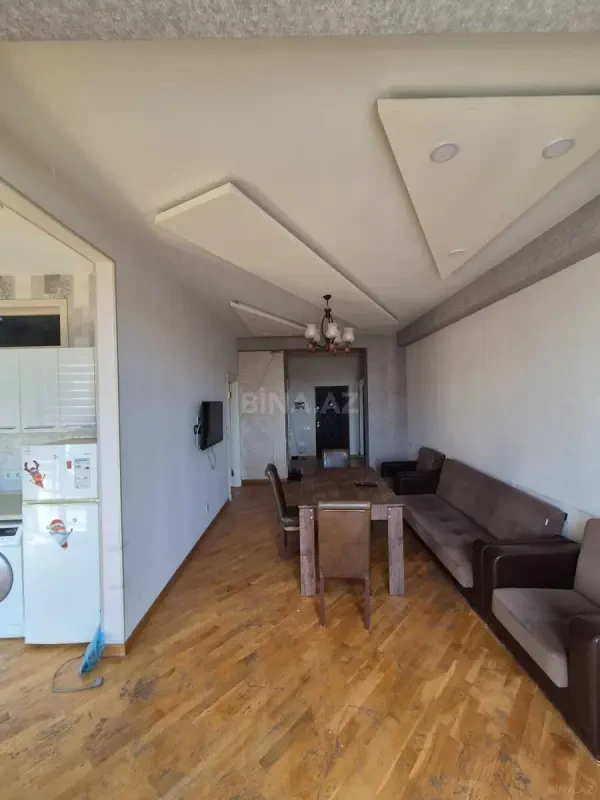Kirayə verilir 2 otaqlı mənzil 65 m²
