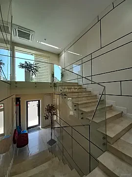 Satılır obyekt 350 m² — Bakı 350.00 m²
