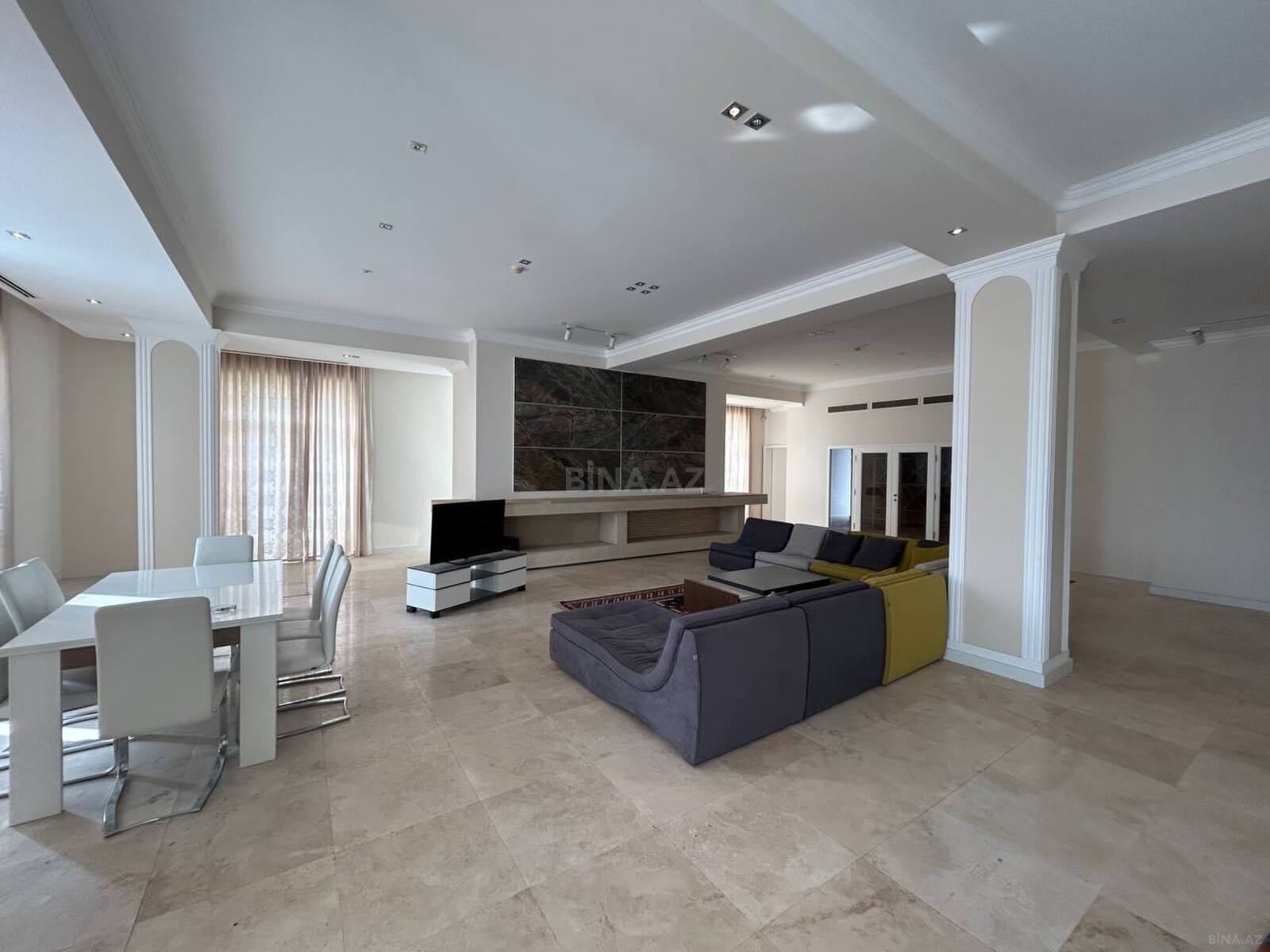 Satılır 5 otaqlı mənzil 760 m²