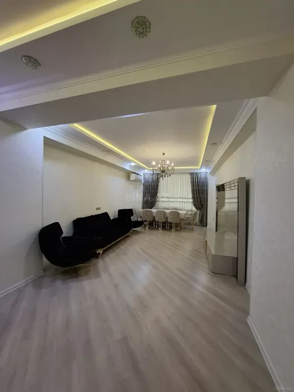 Satılır 3 otaqlı mənzil 142 m²