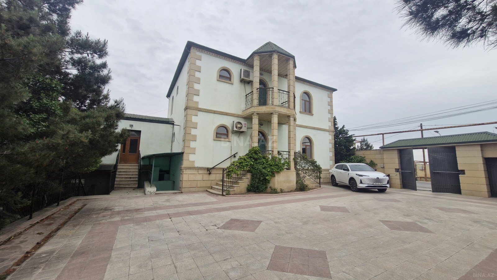 Satılır 6 otaqlı həyət evi 278 m²