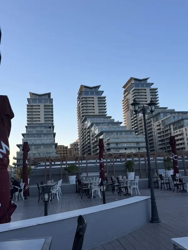 Satılır 2 otaqlı mənzil 93 m²
