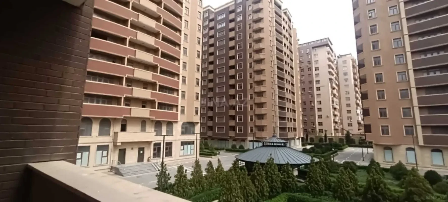 Satılır 2 otaqlı mənzil 115 m²