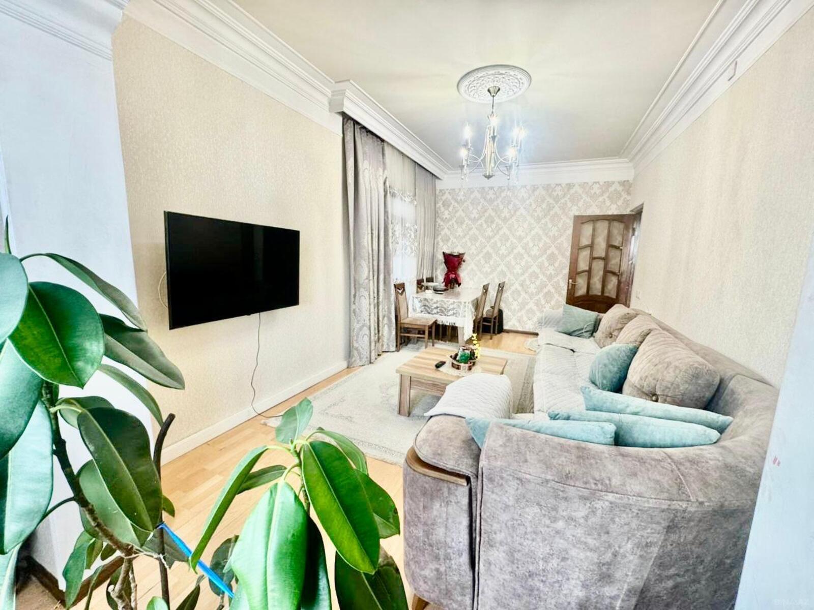 Satılır 4 otaqlı mənzil 100 m²