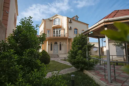Kirayə verilir 8 otaqlı həyət evi 400 m² — Bakı, Badamdar 8 otaq 400.00 m²