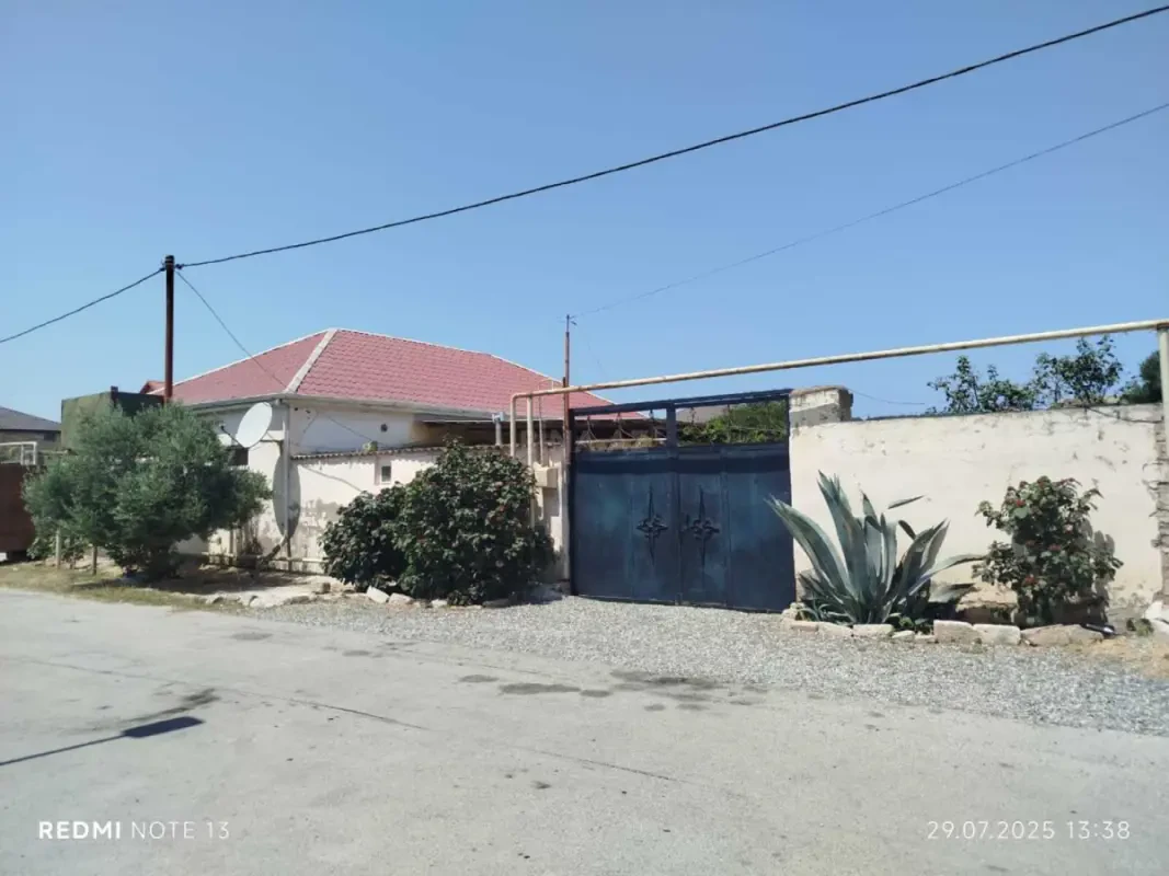 Satılır 5 otaqlı həyət evi 140 m²