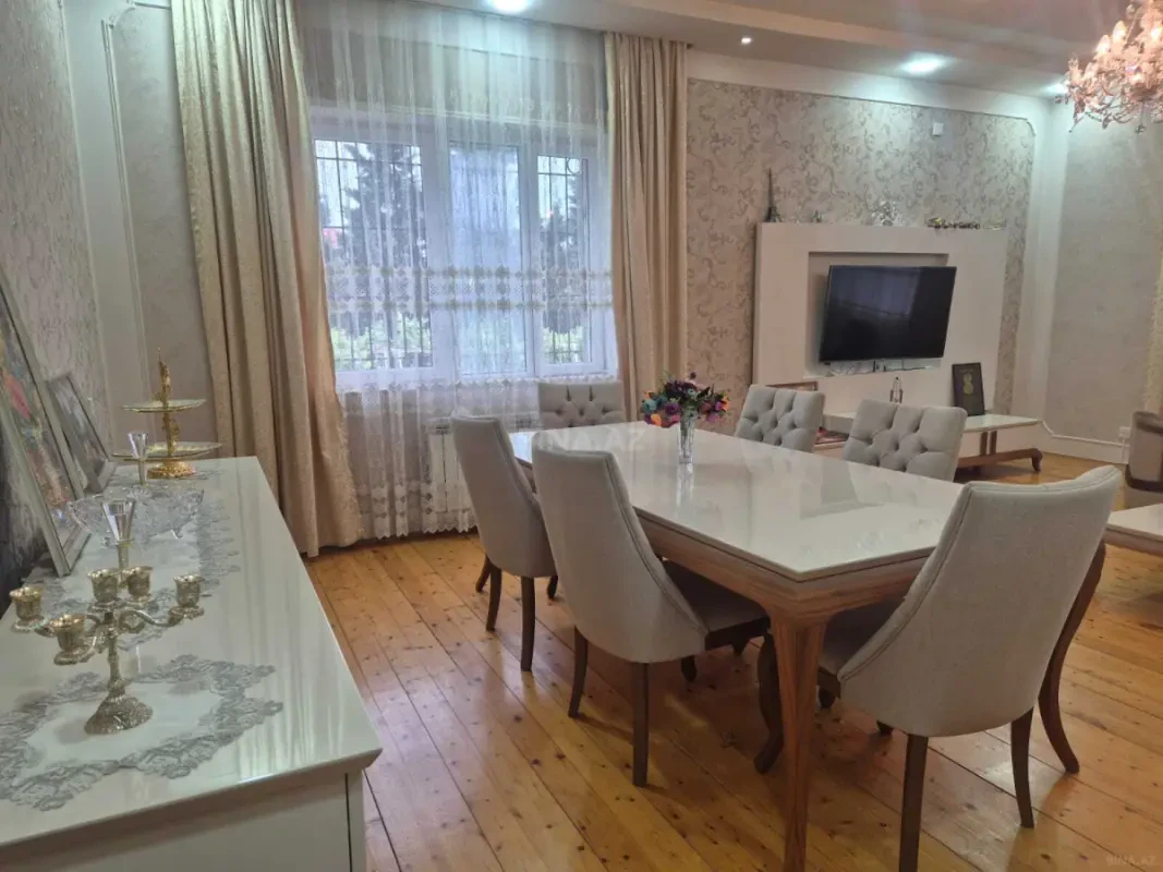 Satılır 7 otaqlı həyət evi 440 m²