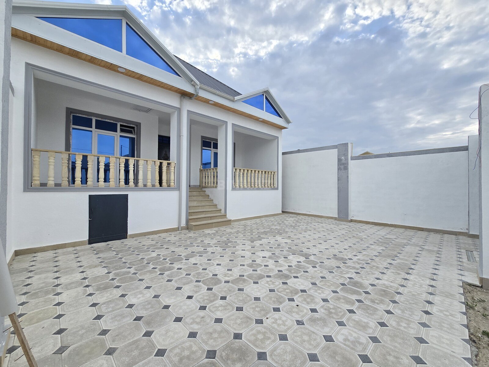 Satılır 4 otaqlı həyət evi 120 m²