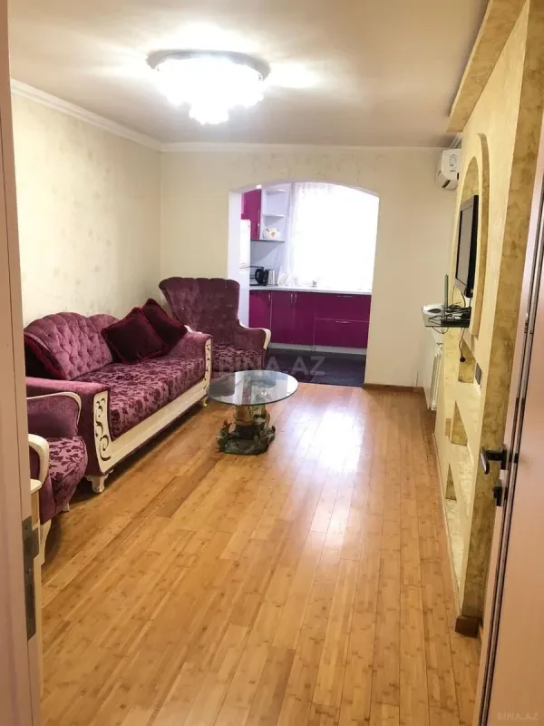 Kirayə verilir 2 otaqlı mənzil 70 m²