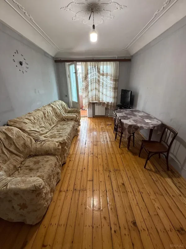 Kirayə verilir 2 otaqlı mənzil 45 m²