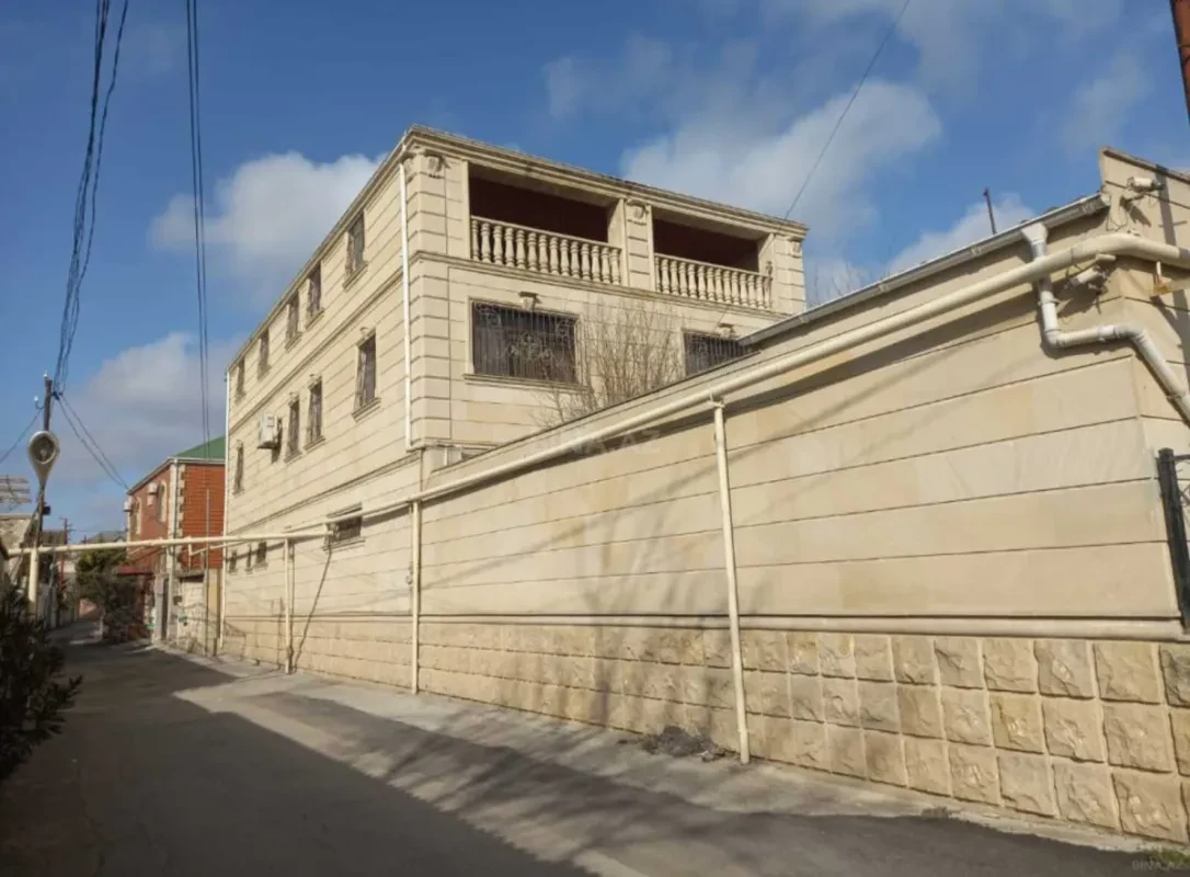 Satılır 7 otaqlı həyət evi 500 m²