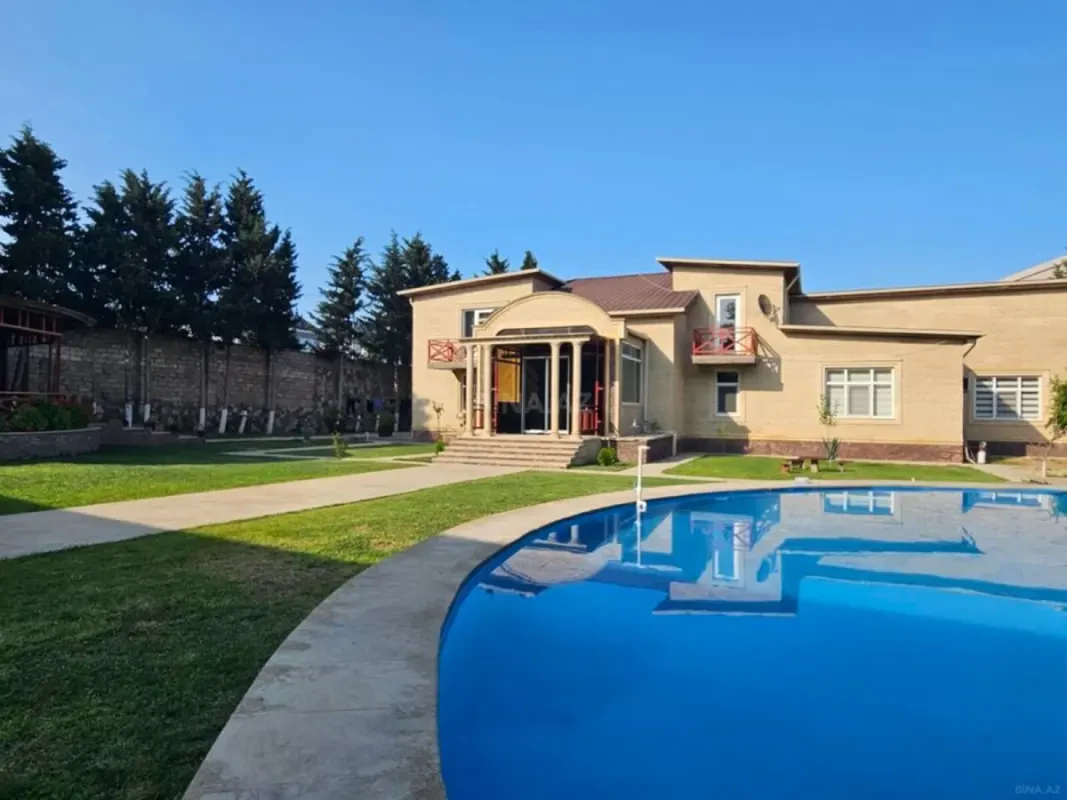 Kirayə verilir 7 otaqlı həyət evi 400 m²