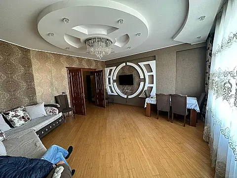 Kirayə verilir 3 otaqlı mənzil 120 m² — Bakı 3 otaq 120.00 m²