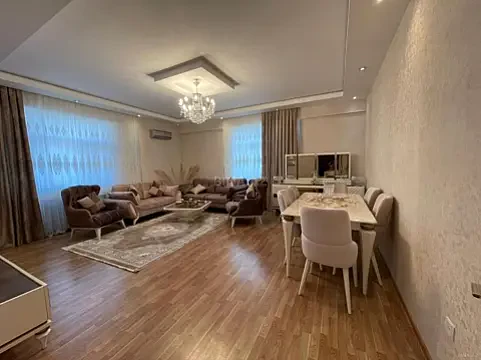 Satılır 3 otaqlı mənzil 135 m² — Bakı 3 otaq 135.00 m²