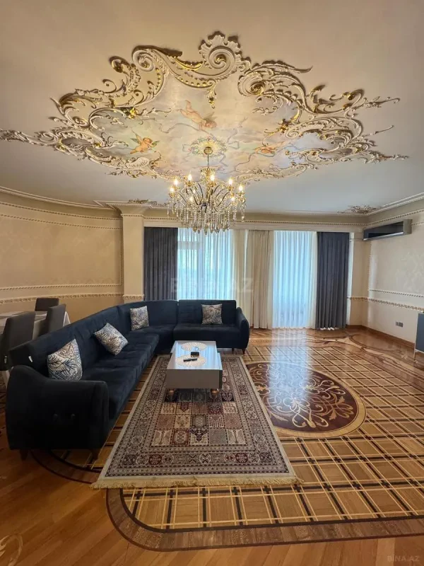 Kirayə verilir 4 otaqlı mənzil 250 m²