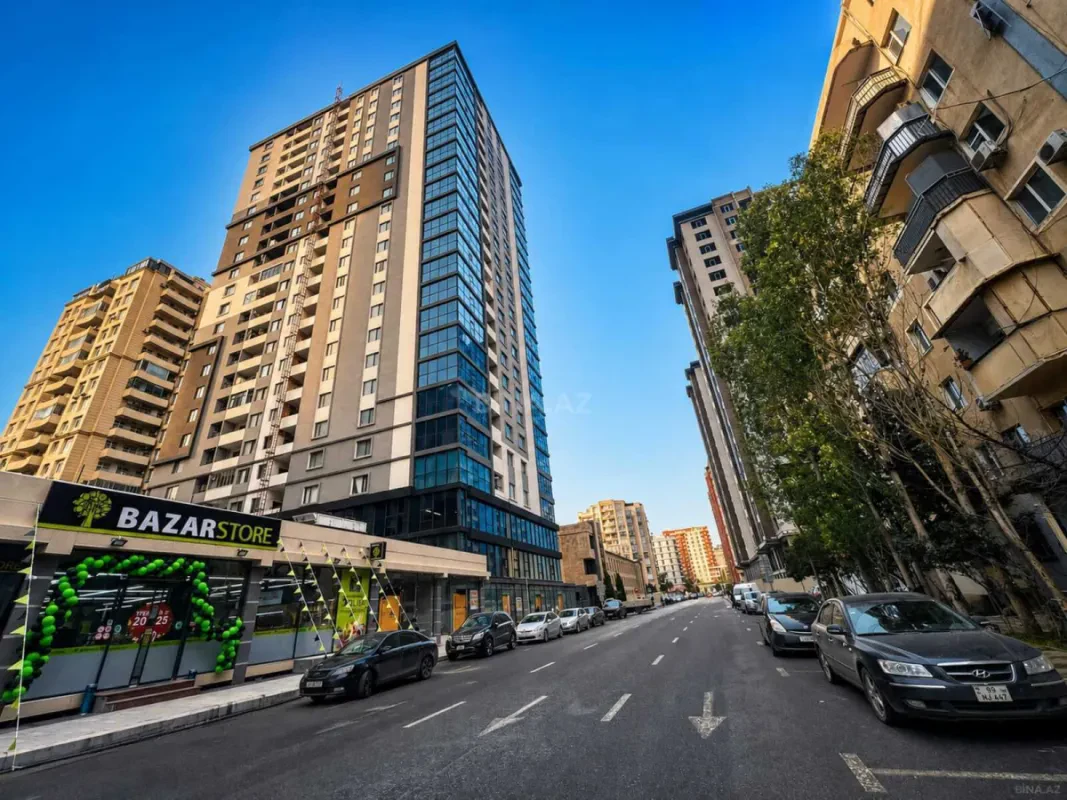 Satılır 4 otaqlı mənzil 186 m²