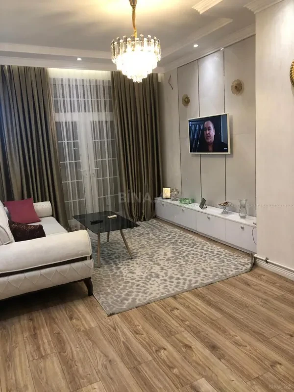 Kirayə verilir 2 otaqlı mənzil 65 m²