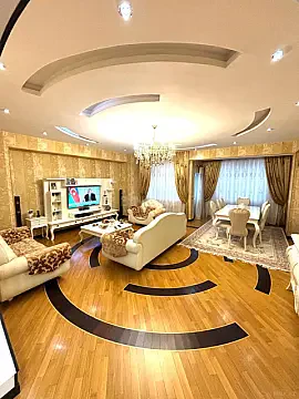 Satılır 5 otaqlı mənzil 228.5 m² — Bakı 5 otaq 228.50 m²