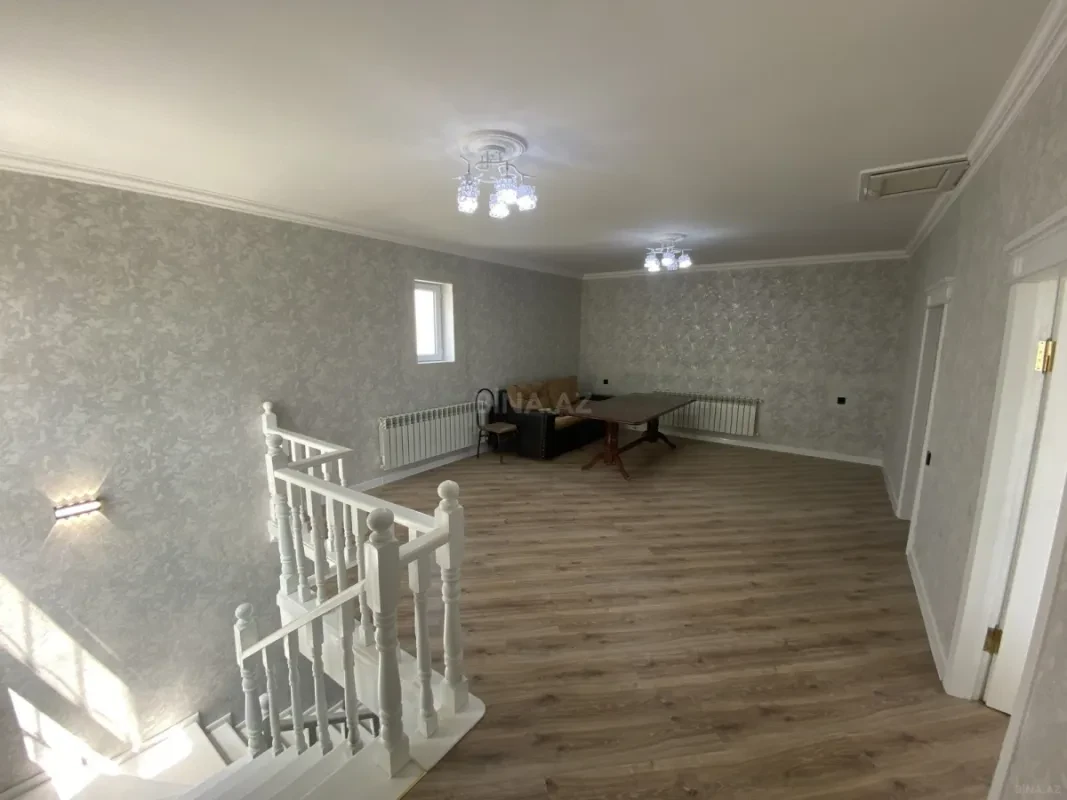Satılır 5 otaqlı həyət evi 200 m²