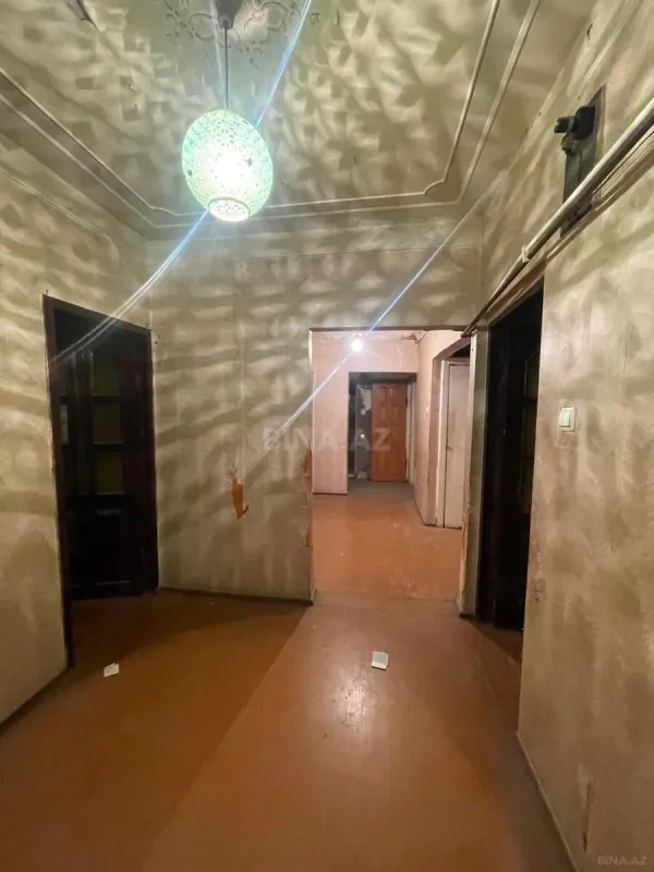 Satılır 5 otaqlı mənzil 115 m²