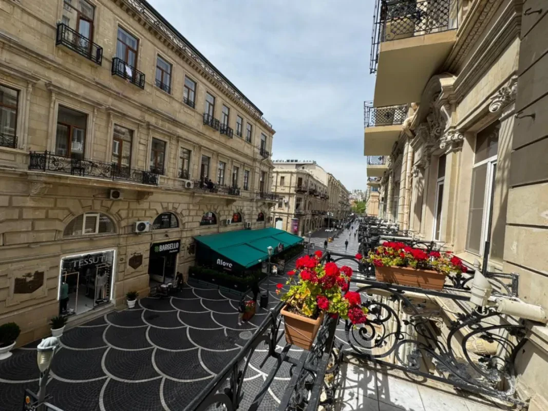 Kirayə verilir 2 otaqlı mənzil 45 m²