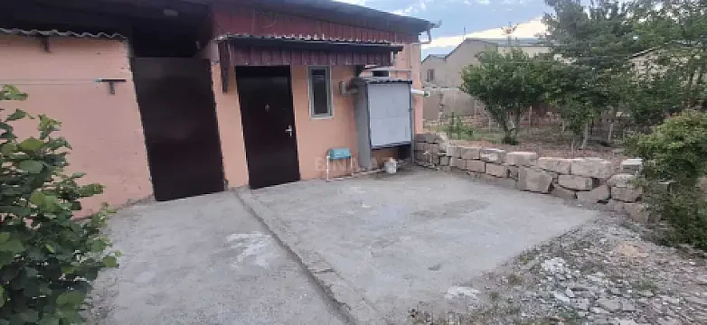 Kirayə verilir 2 otaqlı həyət evi 55 m² — Bakı 2 otaq 55.00 m²
