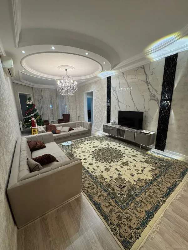 Satılır 7 otaqlı həyət evi 340 m²