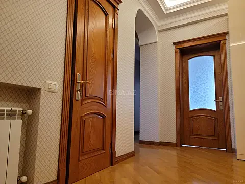 Satılır 3 otaqlı mənzil 135 m² — Bakı 3 otaq 135.00 m²