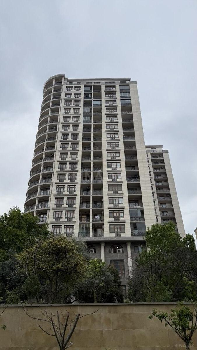 Kirayə verilir 4 otaqlı mənzil 184 m²