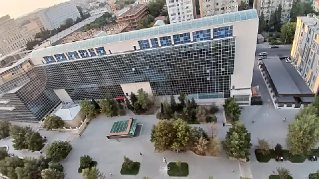 Satılır 3 otaqlı mənzil 141 m² — Bakı 3 otaq 141.00 m²