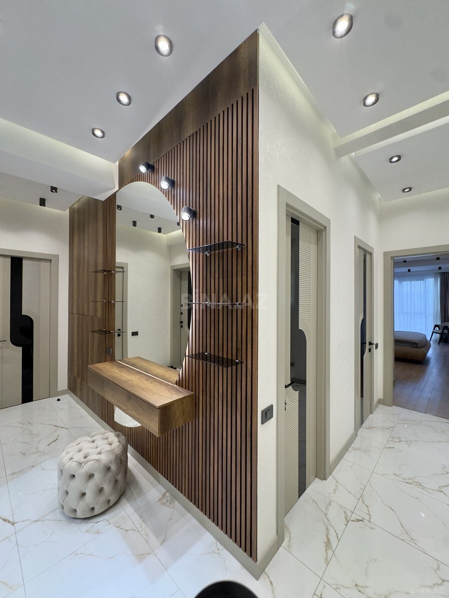 Satılır 4 otaqlı mənzil 185 m²