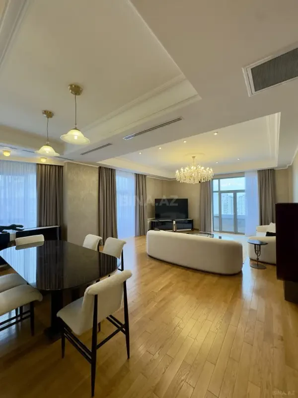 Satılır 5 otaqlı mənzil 185 m²