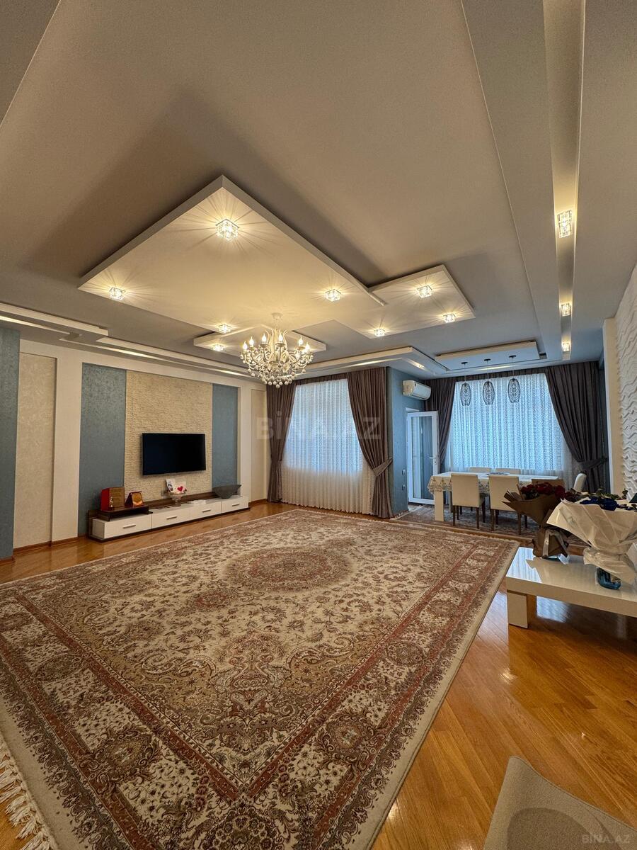 Satılır 4 otaqlı mənzil 160 m²