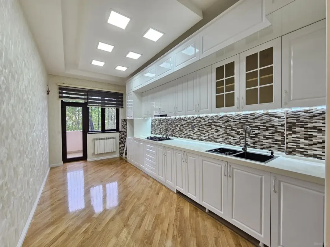 Satılır 3 otaqlı mənzil 125 m²