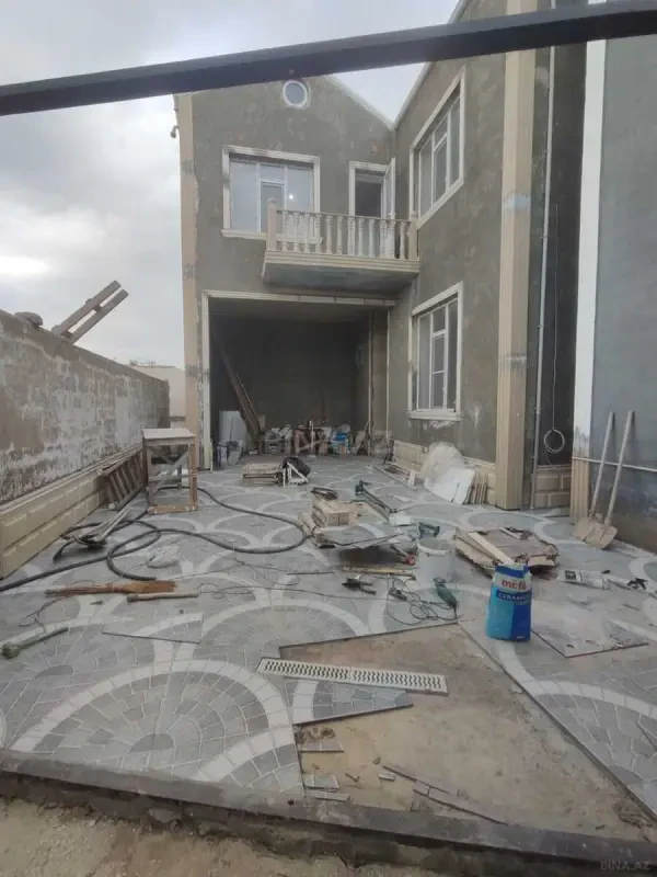 Satılır 5 otaqlı həyət evi 180 m²