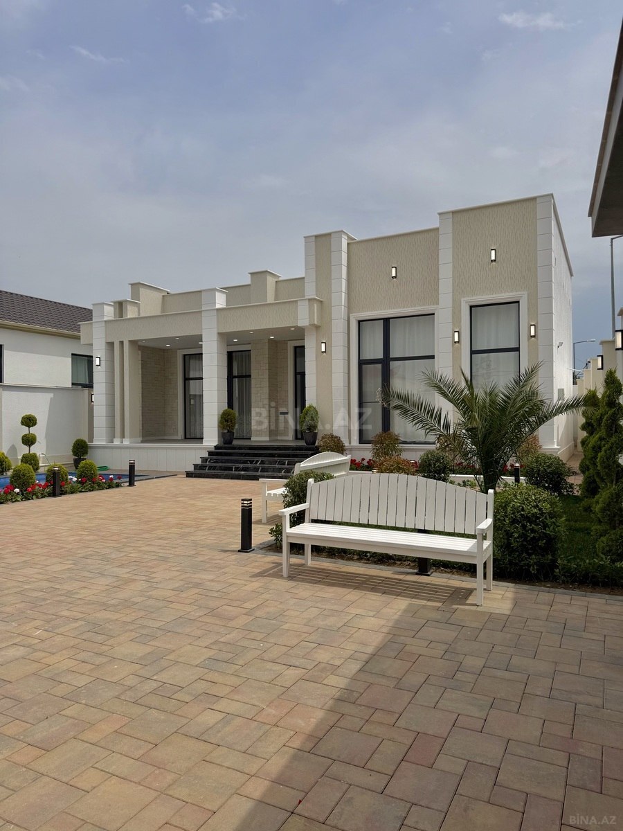 Satılır 1 otaqlı həyət evi 180 m²