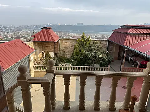 Satılır 12 otaqlı həyət evi 330 m² — Bakı 12 otaq 330.00 m²
