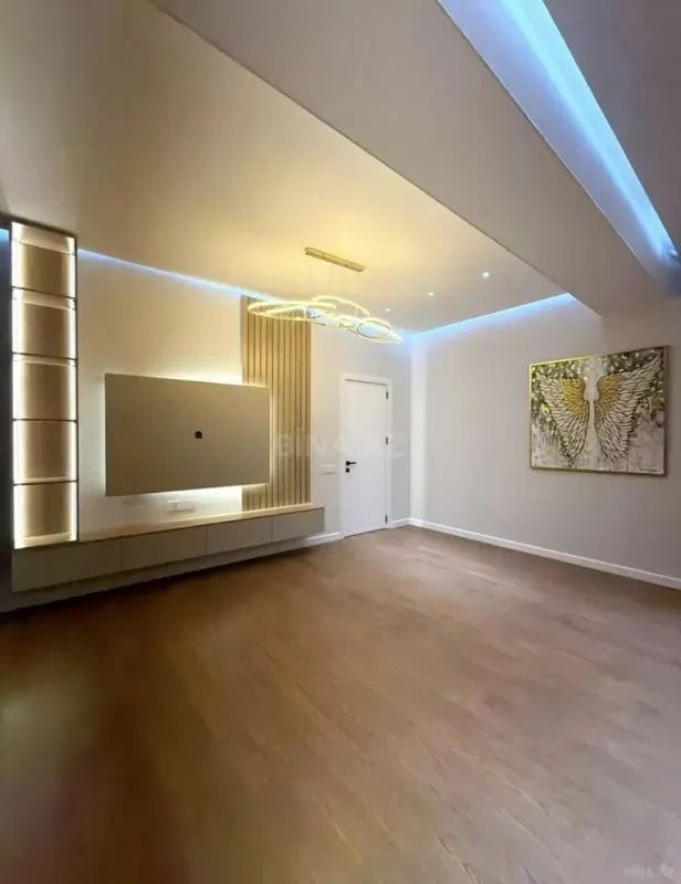 Satılır 4 otaqlı mənzil 128 m²