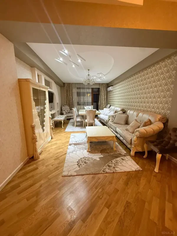 Satılır 3 otaqlı mənzil 140 m²