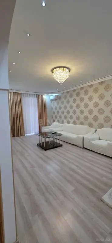 Kirayə verilir 2 otaqlı mənzil 110 m²