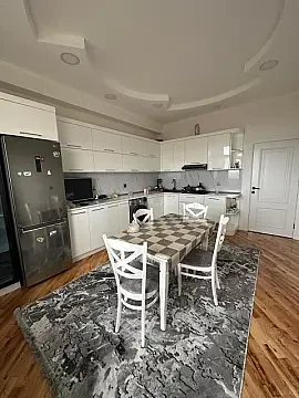 Satılır 3 otaqlı mənzil 146 m² — Bakı 3 otaq 146.00 m²