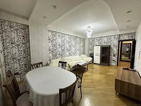 Kirayə verilir 2 otaqlı mənzil 95 m² — Bakı, 7-ci mikrorayon 2 otaq 95.00 m²