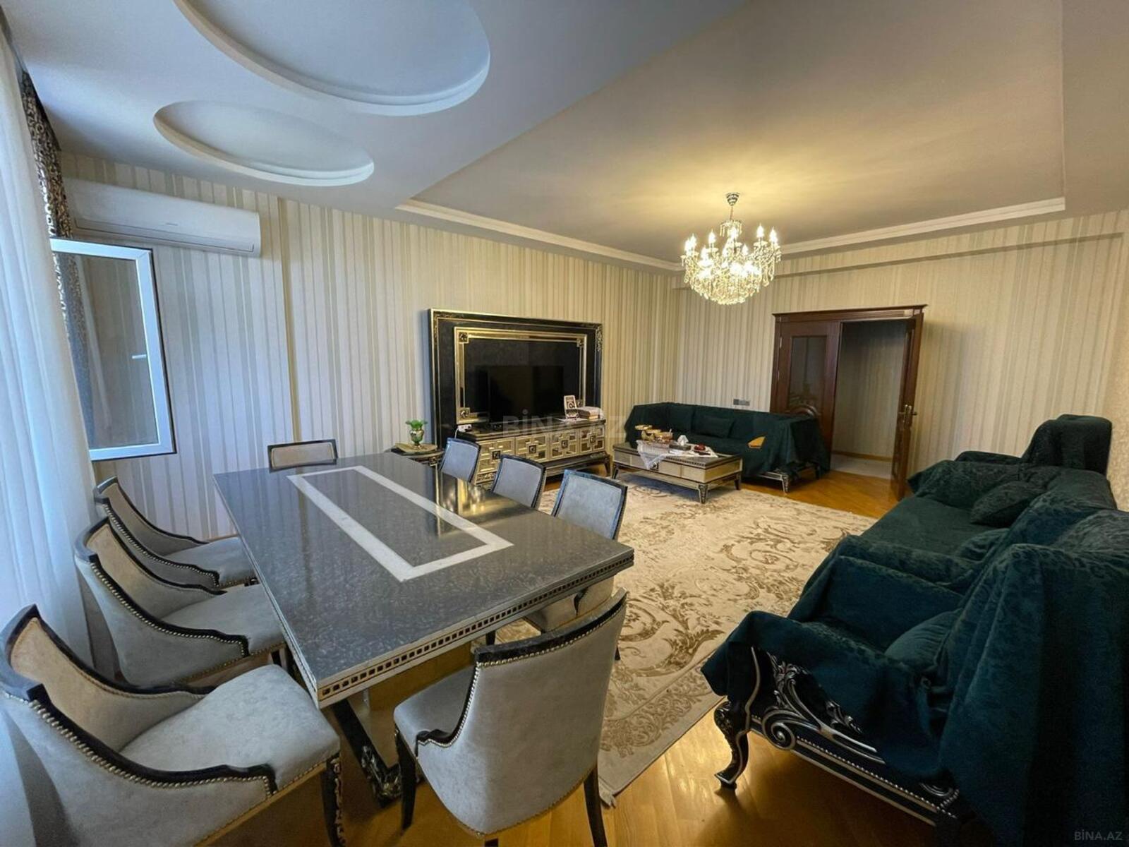 Satılır 3 otaqlı mənzil 156 m²