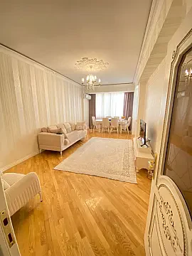 Satılır 3 otaqlı mənzil 110 m² — Bakı, İnşaatçılar 3 otaq 110.00 m²