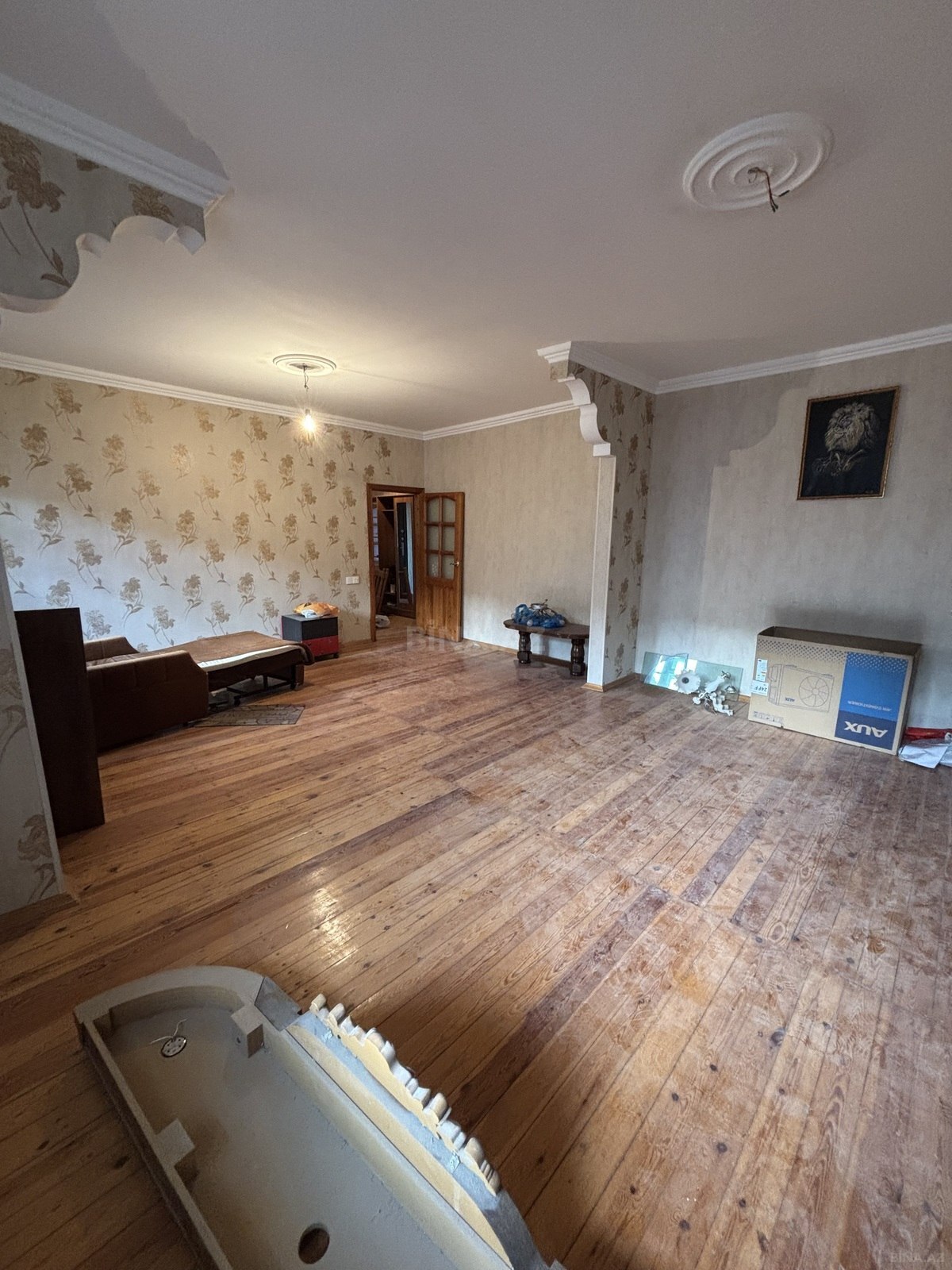 Kirayə verilir 4 otaqlı mənzil 120 m²
