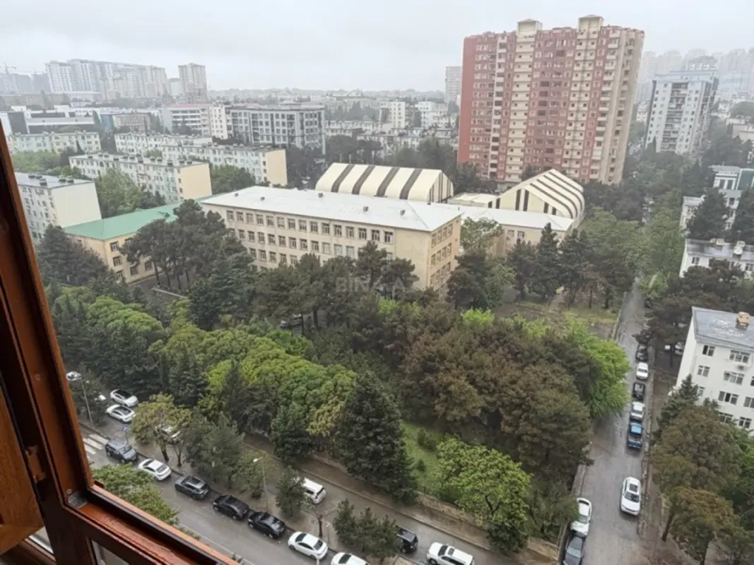 Satılır 3 otaqlı mənzil 130 m²