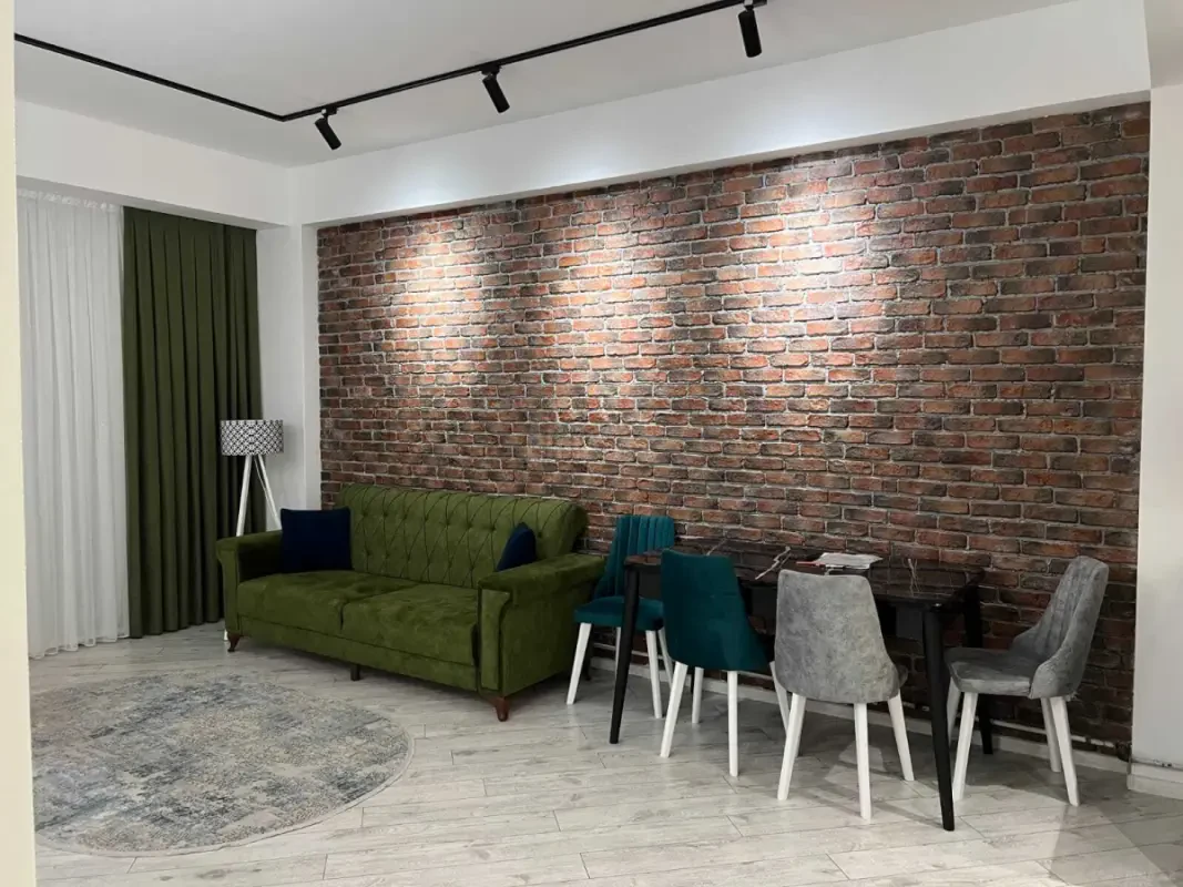 Kirayə verilir 2 otaqlı mənzil 70 m²