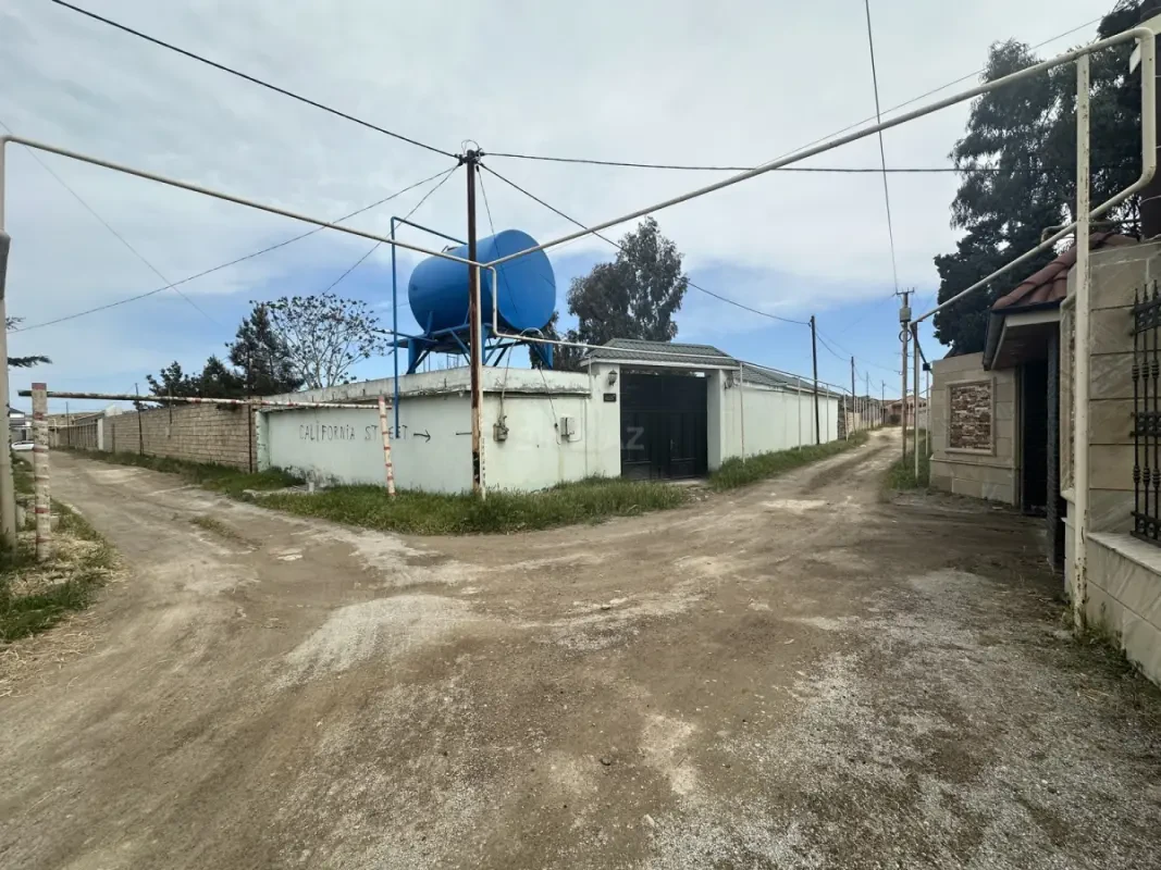 Satılır 15 otaqlı həyət evi 350 m²