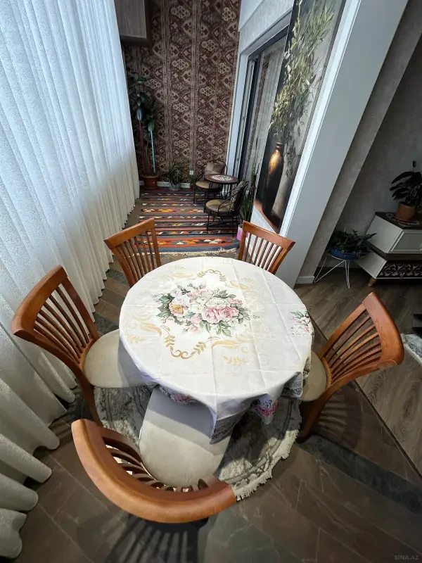 Kirayə verilir 2 otaqlı mənzil 70 m²
